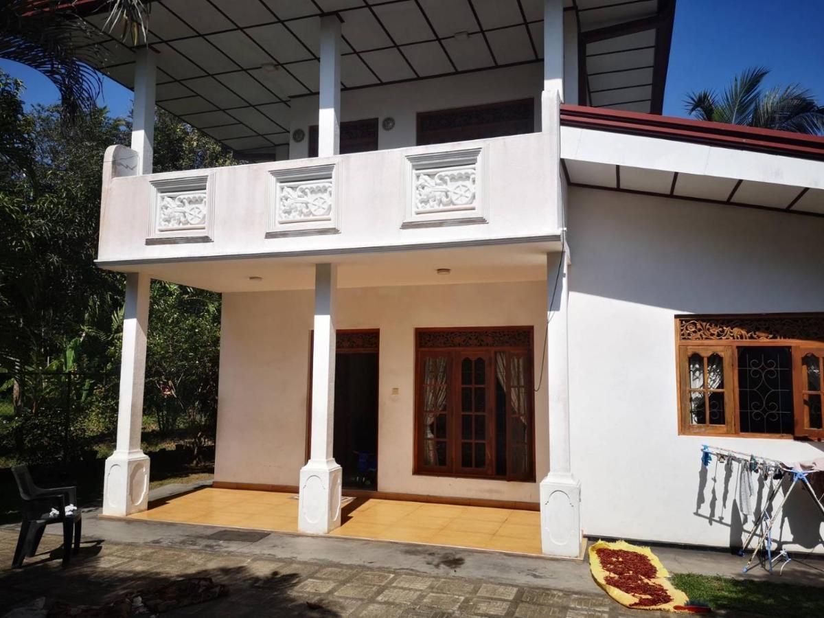 Sithu Guesthouse Bentota Exterior foto